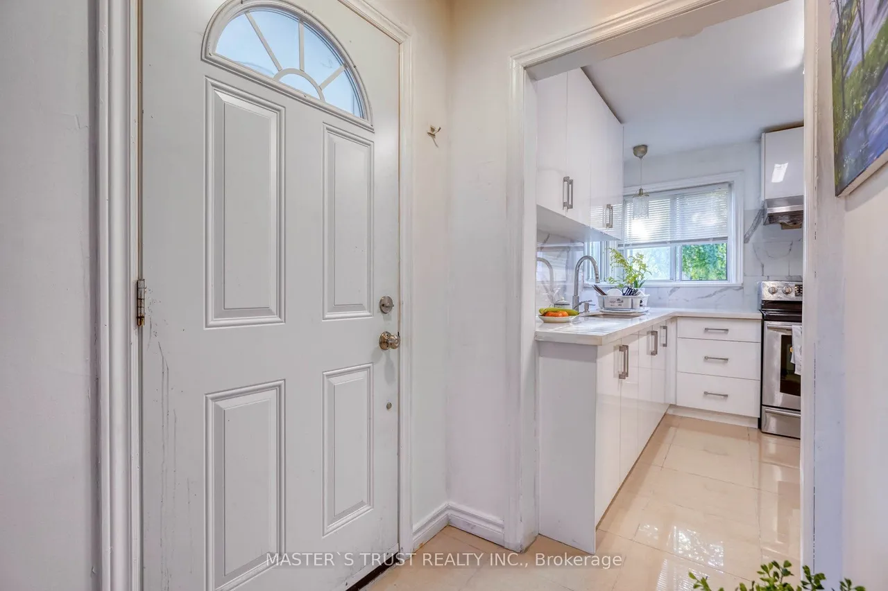 10 Lindal Avenue — photo 3
