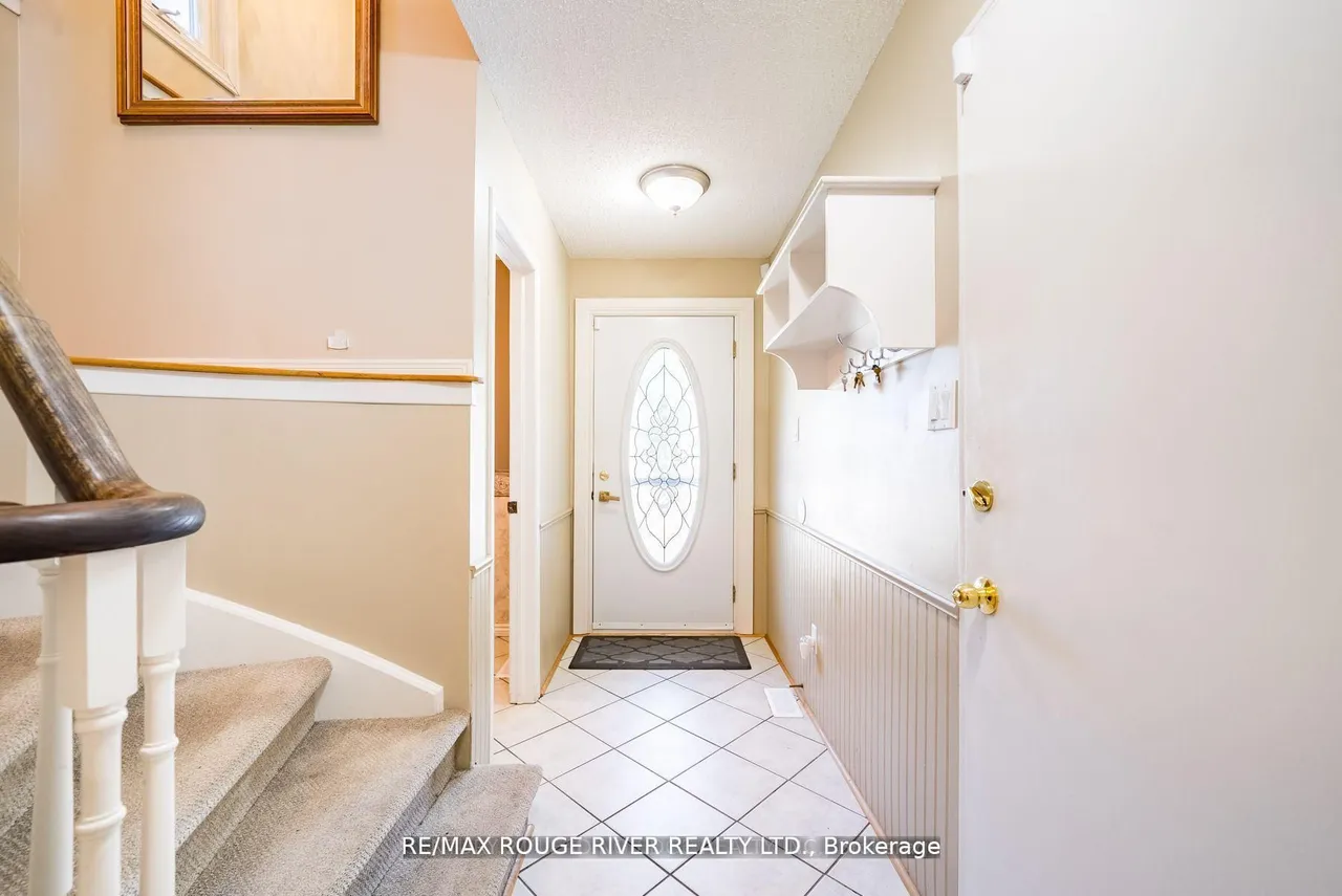 880 Castlegrove Avenue — photo 3