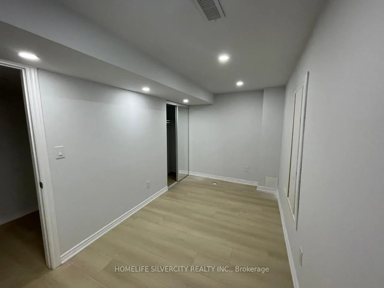 29 Dunstable Drive, Unit 2 — photo 3