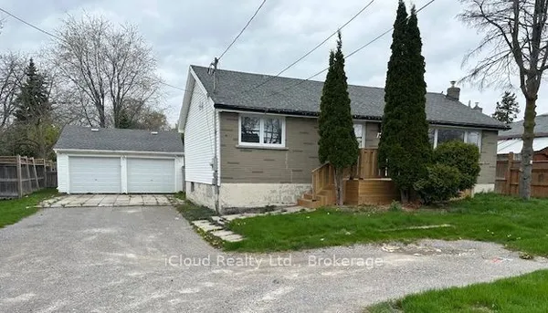 72 Thickson Road N — photo 2