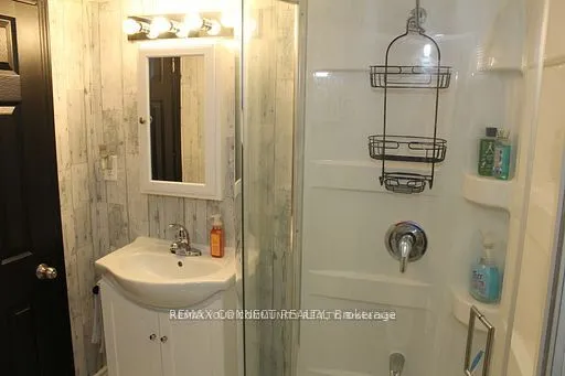 376 Dwight Avenue — photo 27