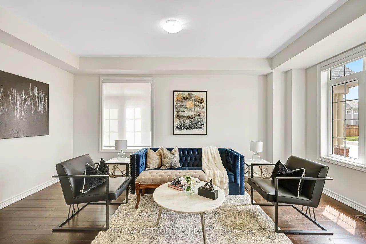 15 Douglas Kemp Crescent — photo 3