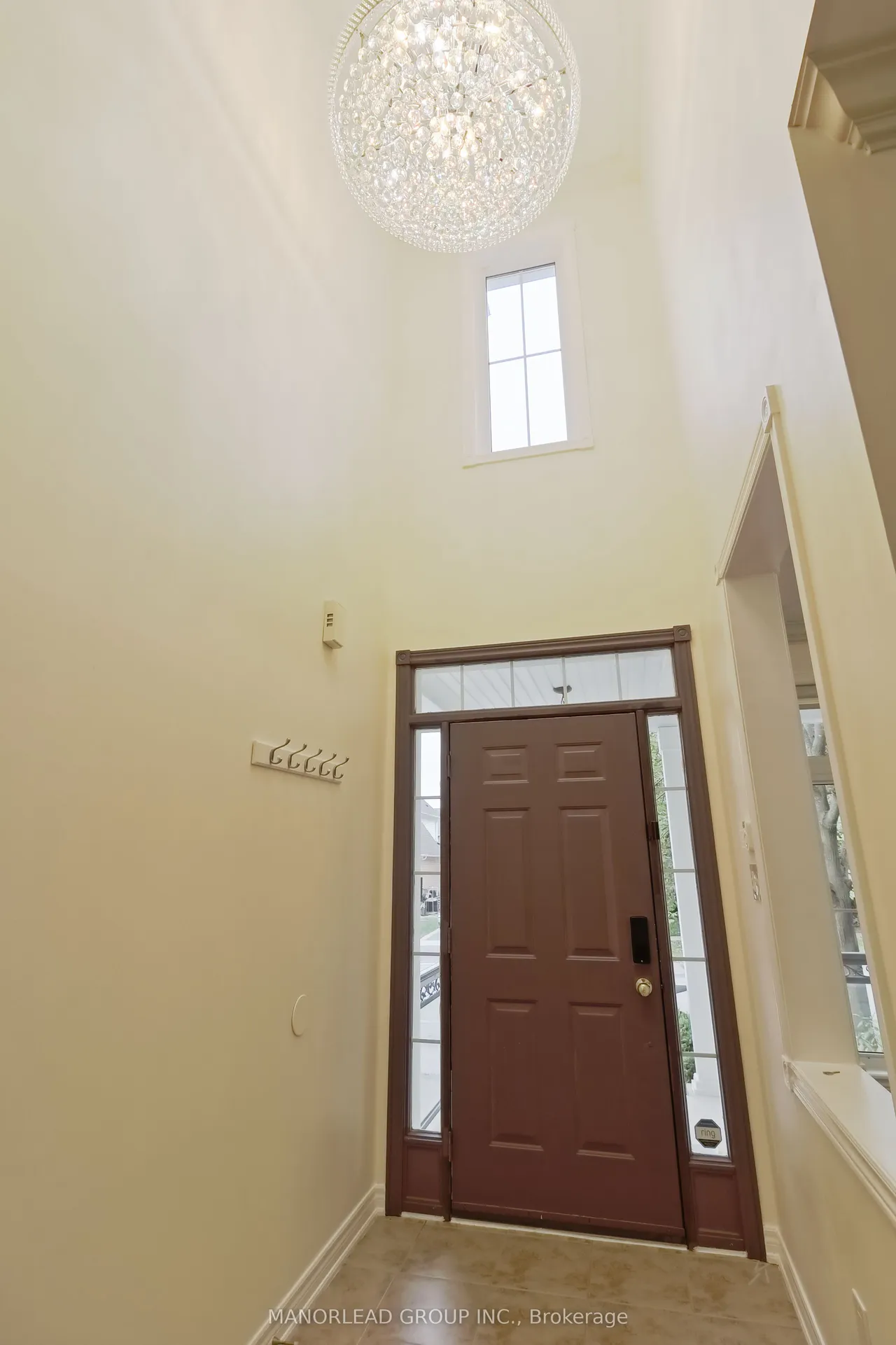 98 Holsted Drive — photo 3