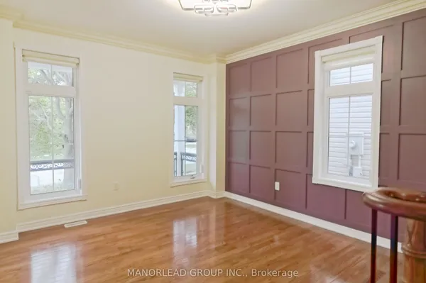 98 Holsted Drive — photo 2