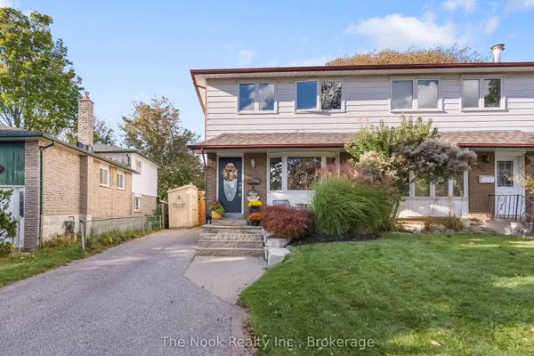 648 Berwick Crescent — photo 2