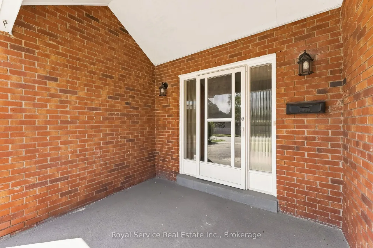 640 Hillcroft Street — photo 3