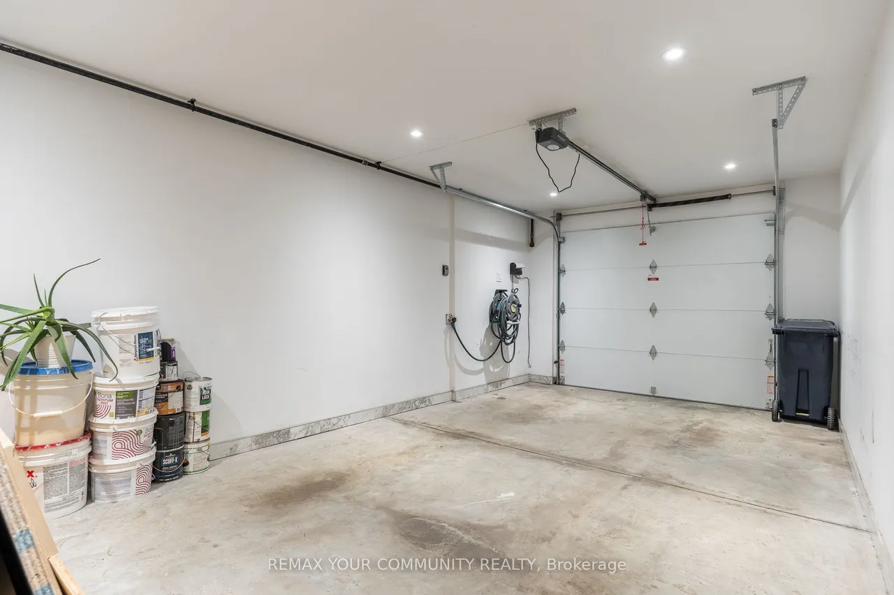 263 Linsmore Crescent — photo 50