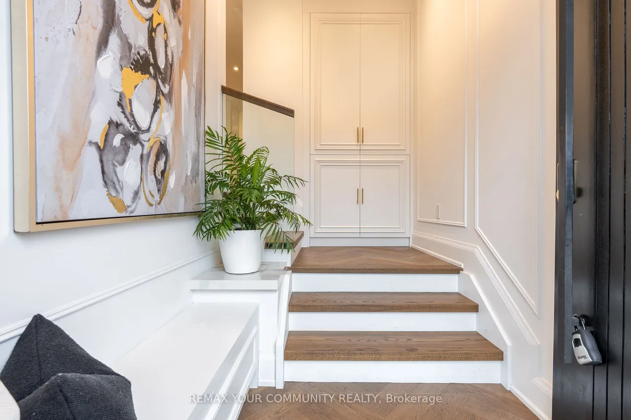 263 Linsmore Crescent — photo 3