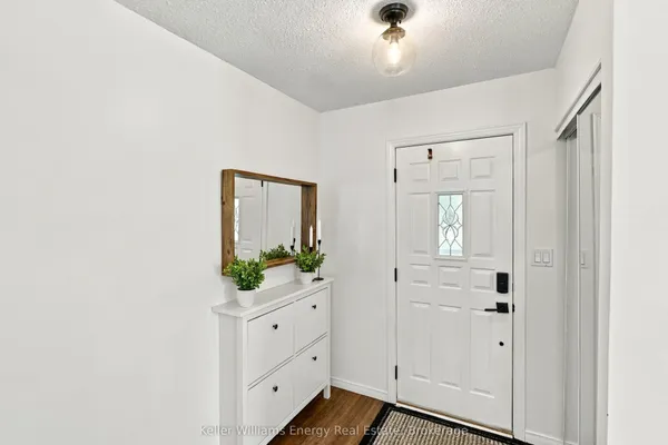 6 Overbank Drive — photo 2