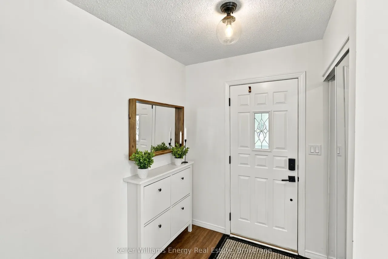 6 Overbank Drive — photo 2