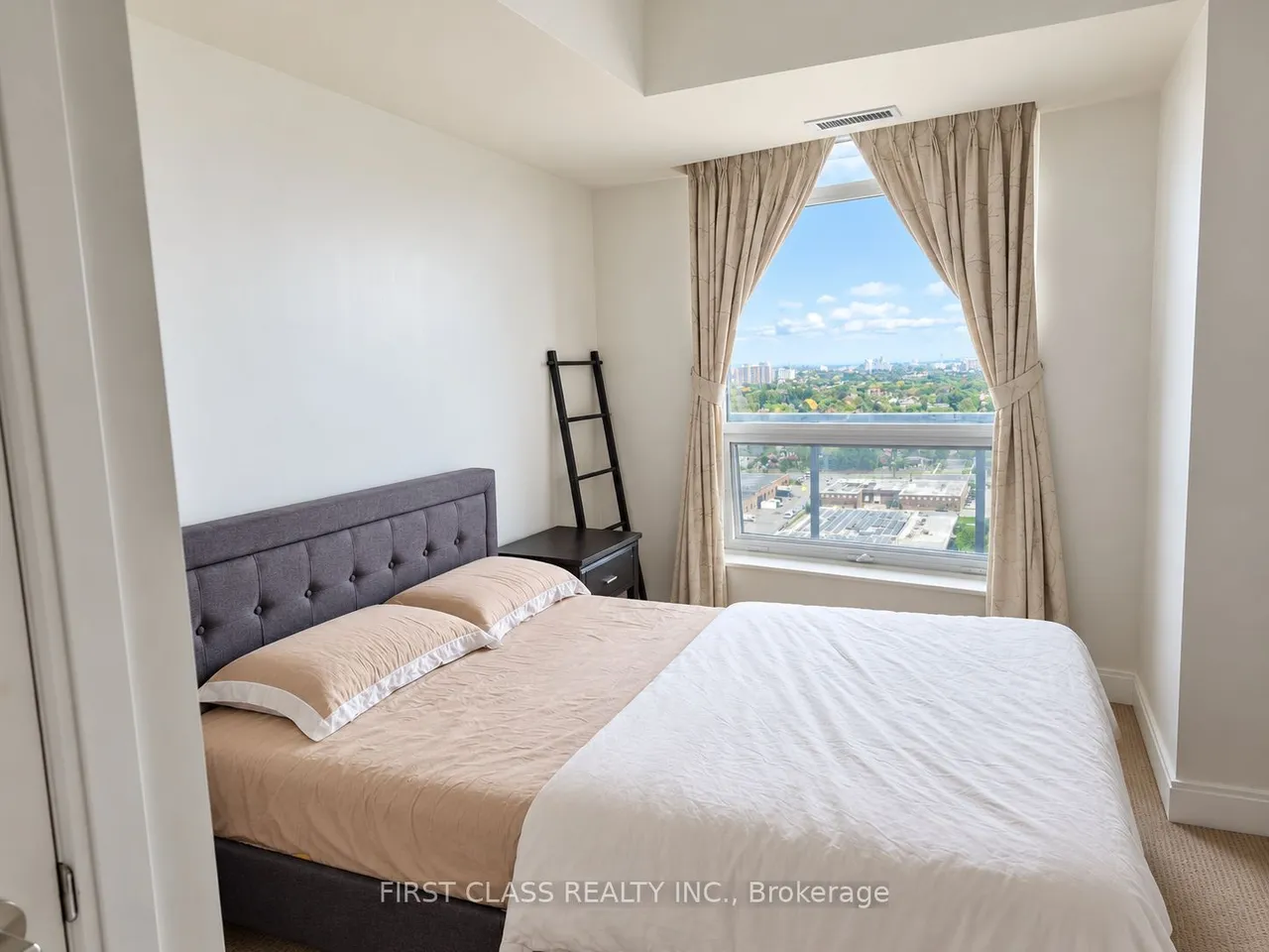 135 Village Green Square, Unit 2216 — photo 9