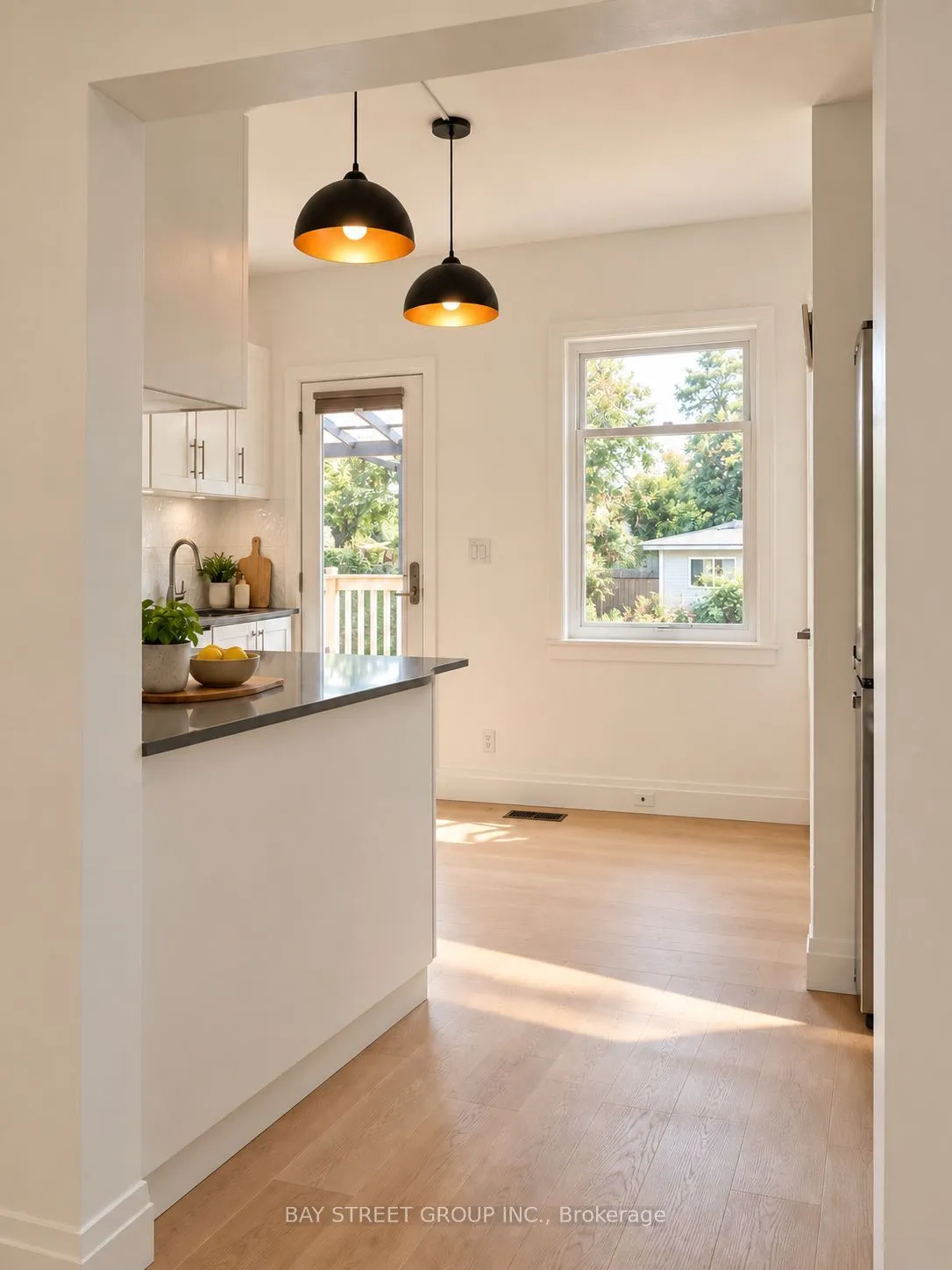 54 Thyra Avenue — photo 3