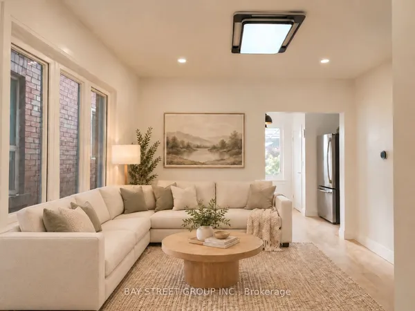 54 Thyra Avenue — photo 2