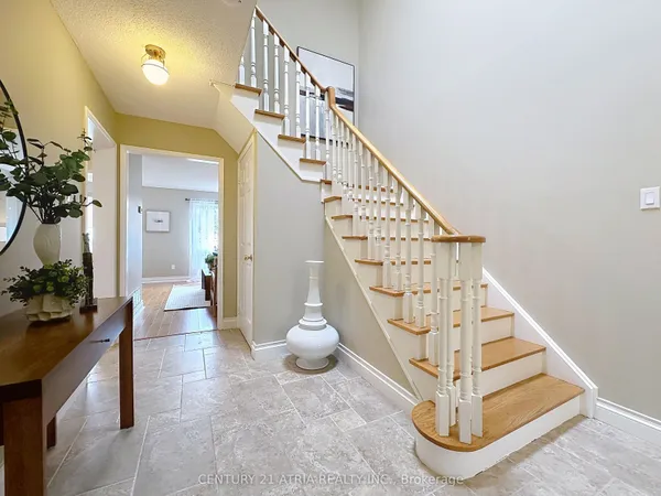 58 Danjohn Crescent — photo 2