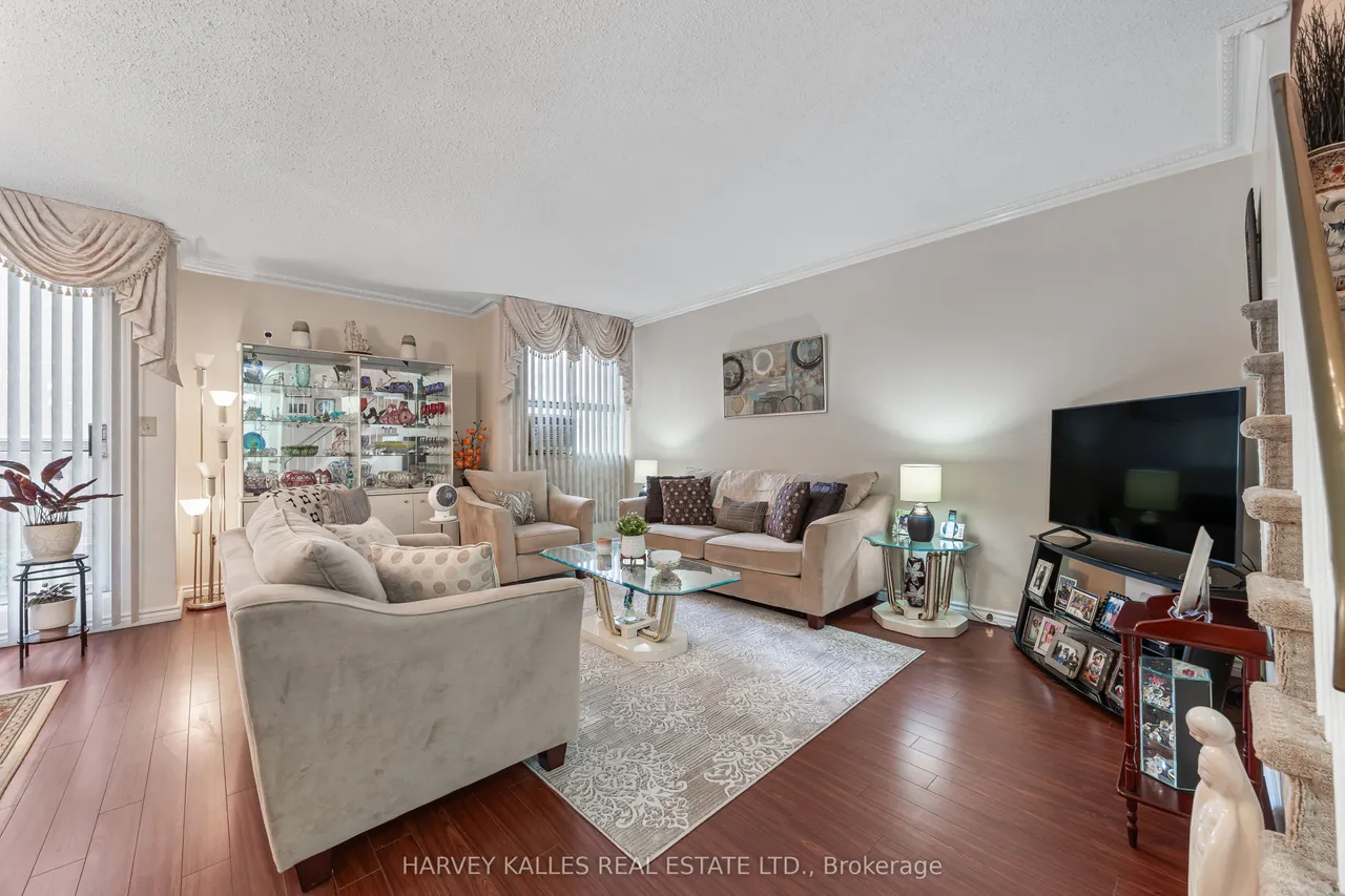 10 Crescent Town Road, Unit 301