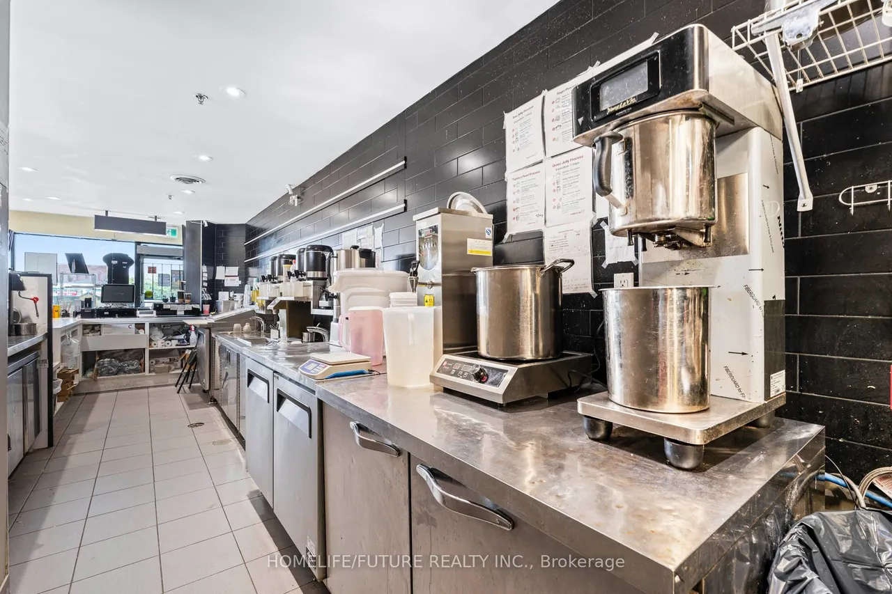 4 Greystone Walk Drive, Unit A1 — photo 18