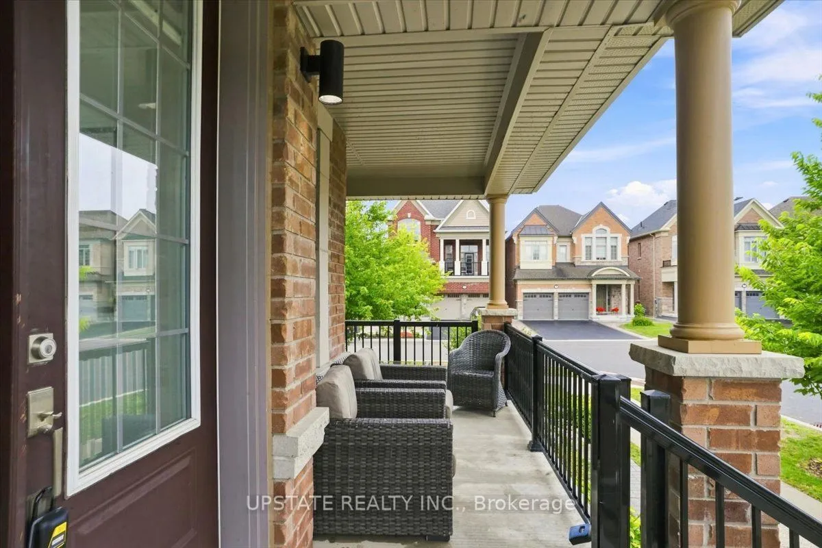 18 Blenheim Circle — photo 3