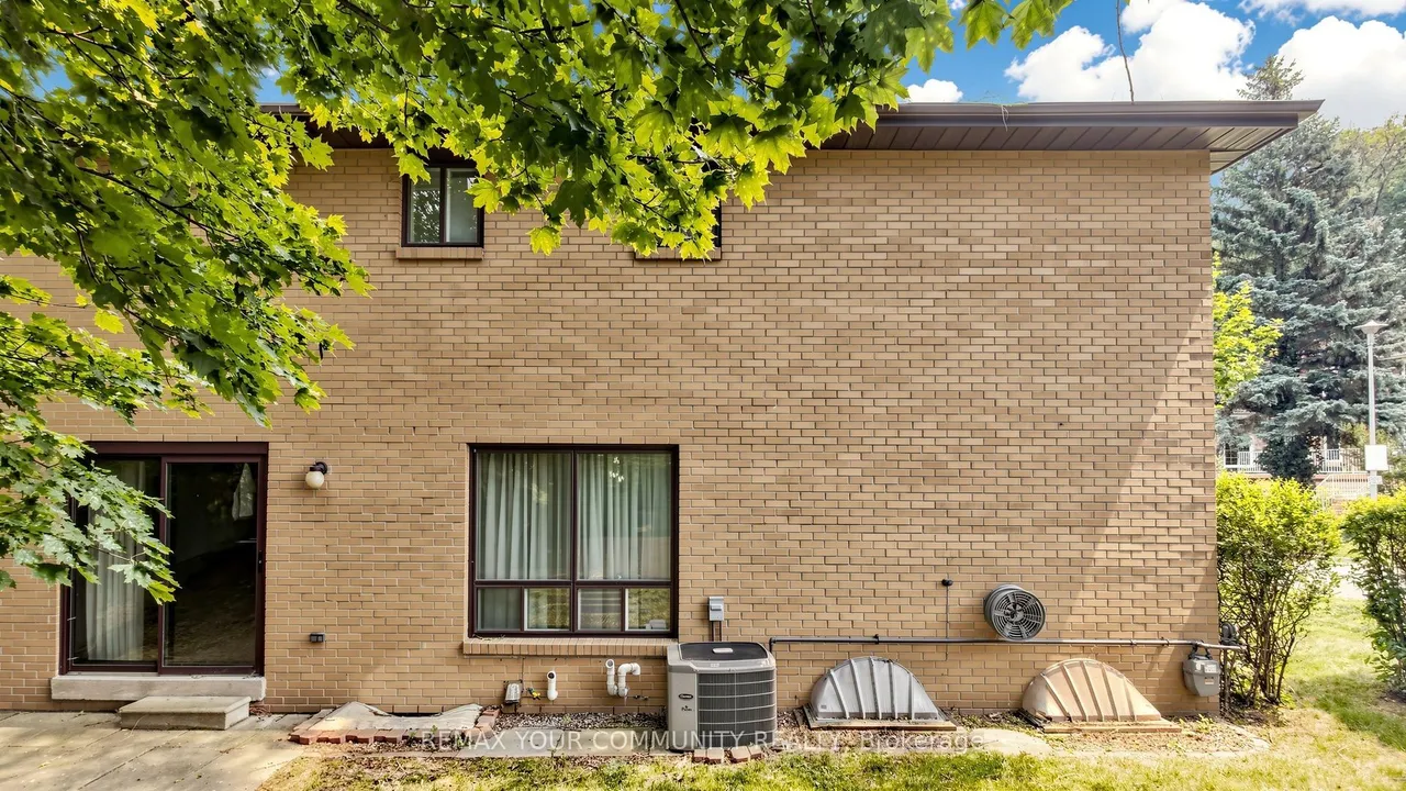 2 Trimontium Crescent — photo 47