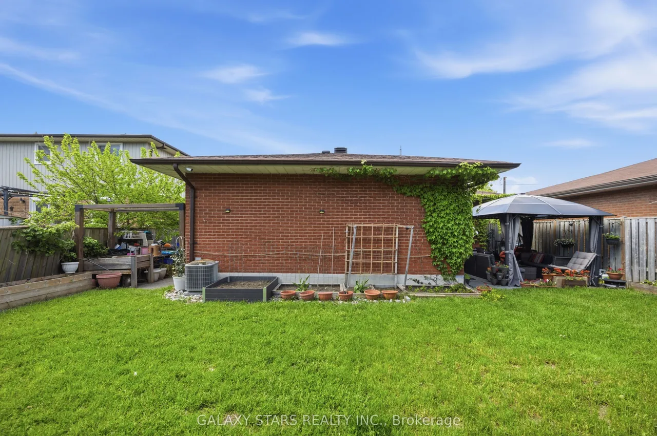 1177 Lisgar Avenue — photo 35