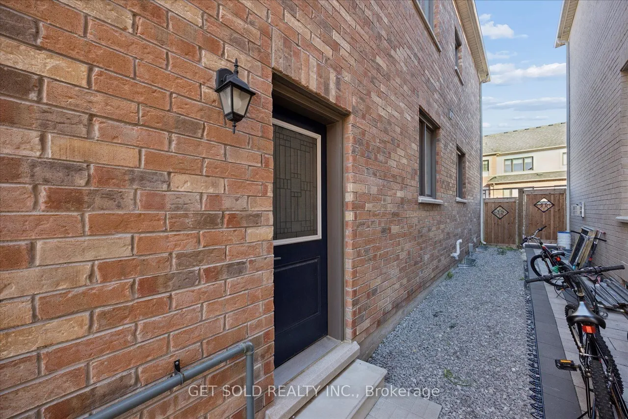 34 Huggins Drive — photo 41
