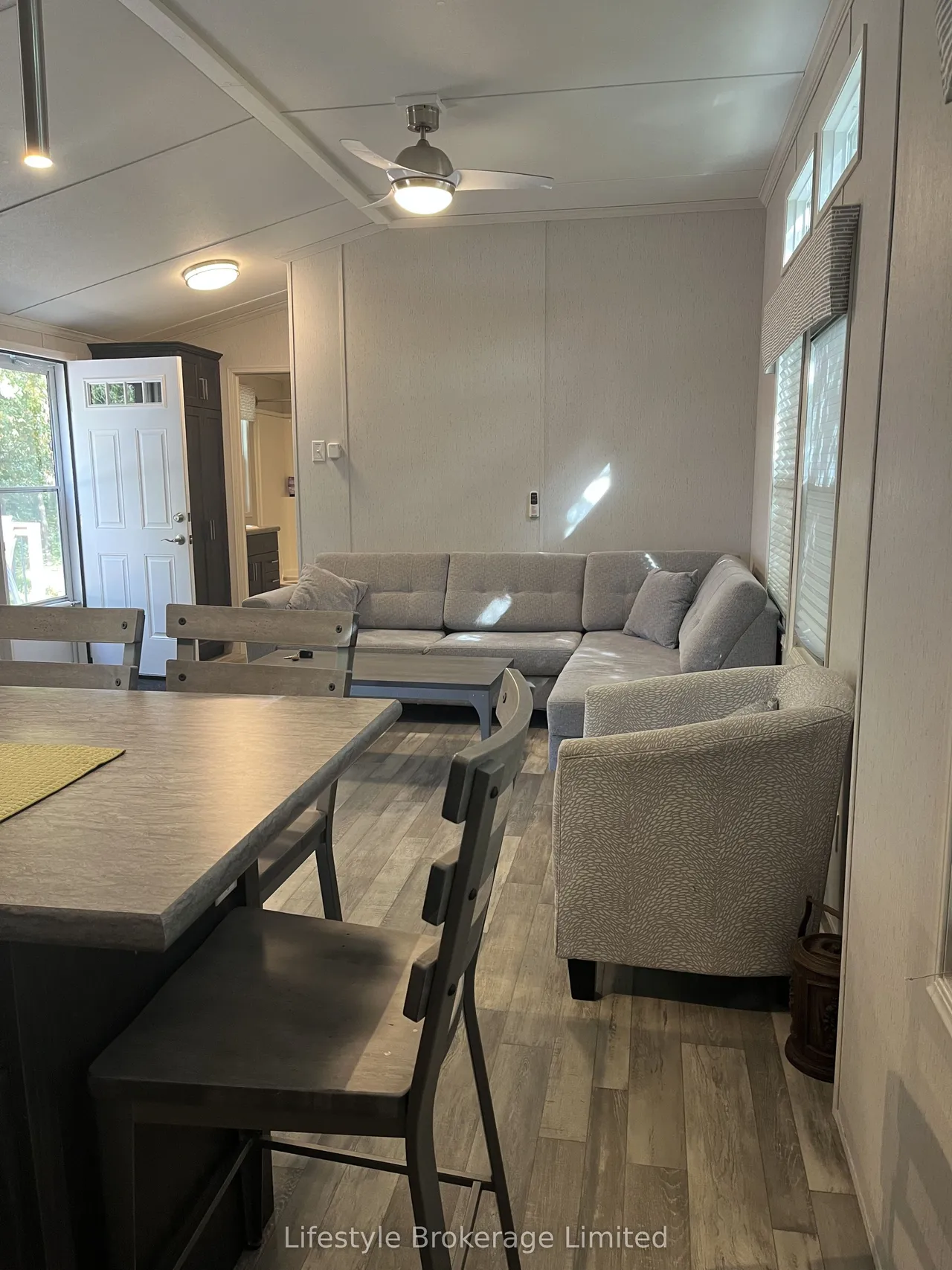 634 Blueberry Lane — photo 3