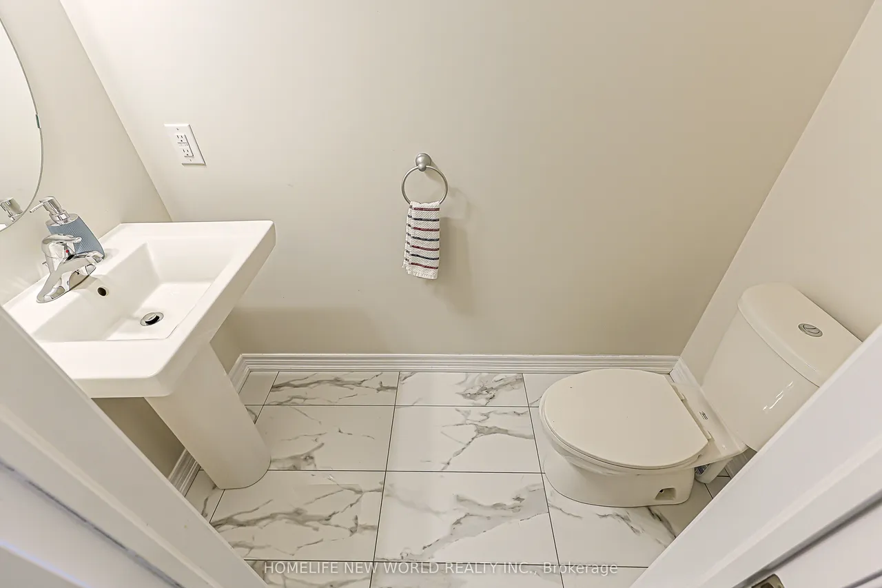 56 Elkington Crescent — photo 3