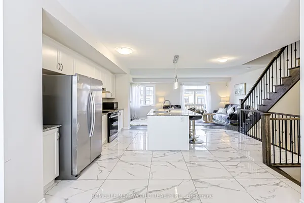 56 Elkington Crescent — photo 2