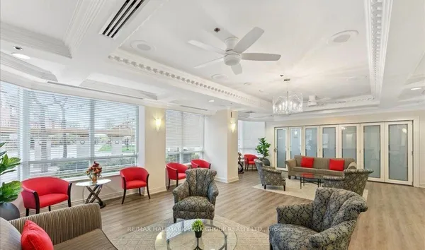 1200 The Esplanade Road N, Unit 912 — photo 2
