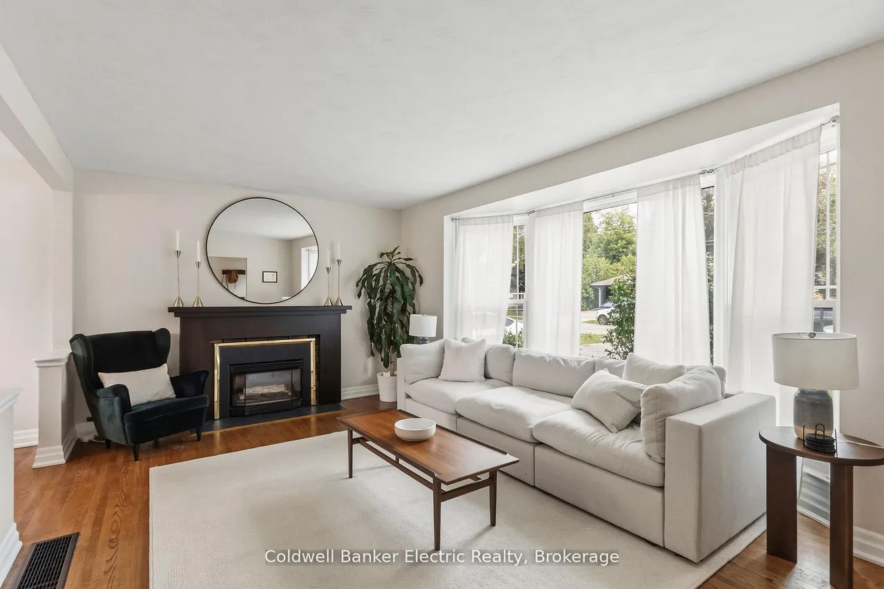 326 Cochrane Street — photo 3