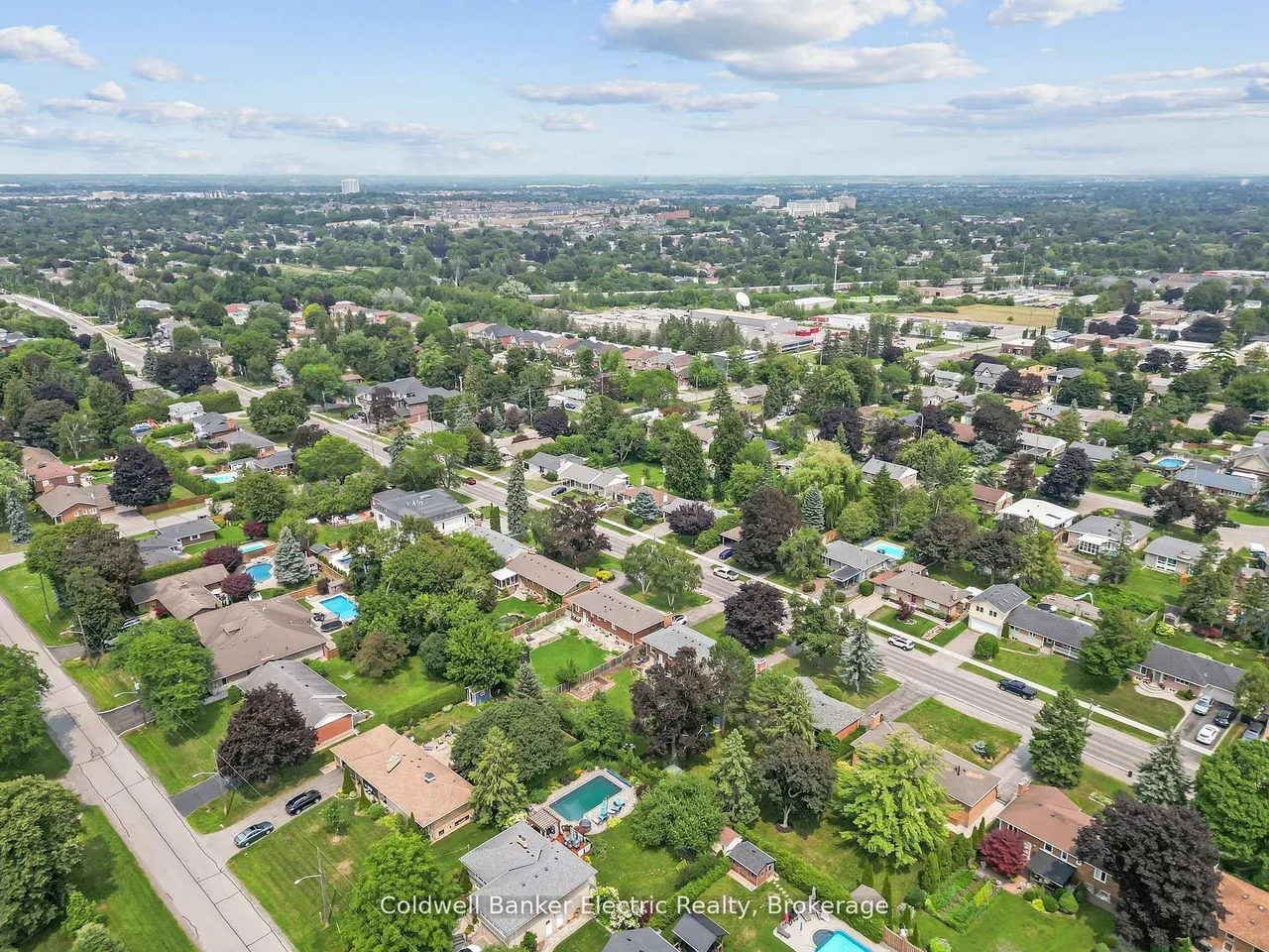 326 Cochrane Street — photo 35