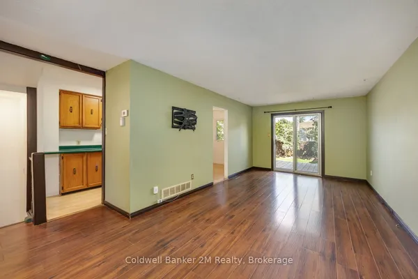 1161 Trowbridge Court — photo 2