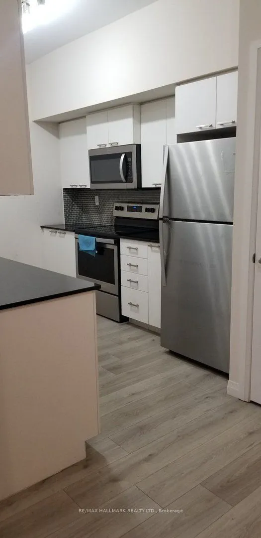 2152 Lawrence Avenue, Unit 105 — photo 3