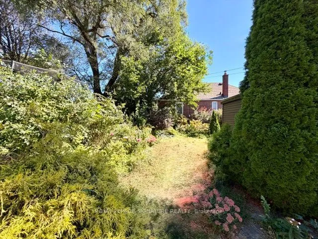 293 Glebemount Avenue — photo 24