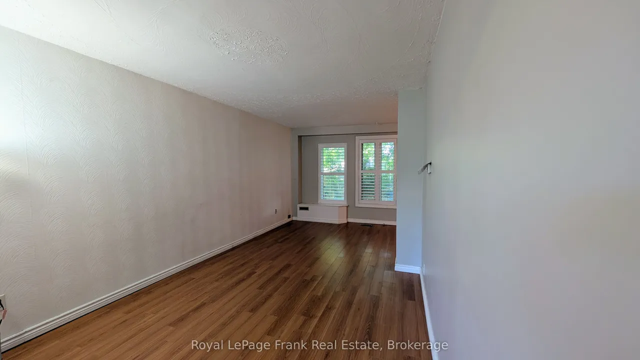 582 Lakeview Avenue — photo 3