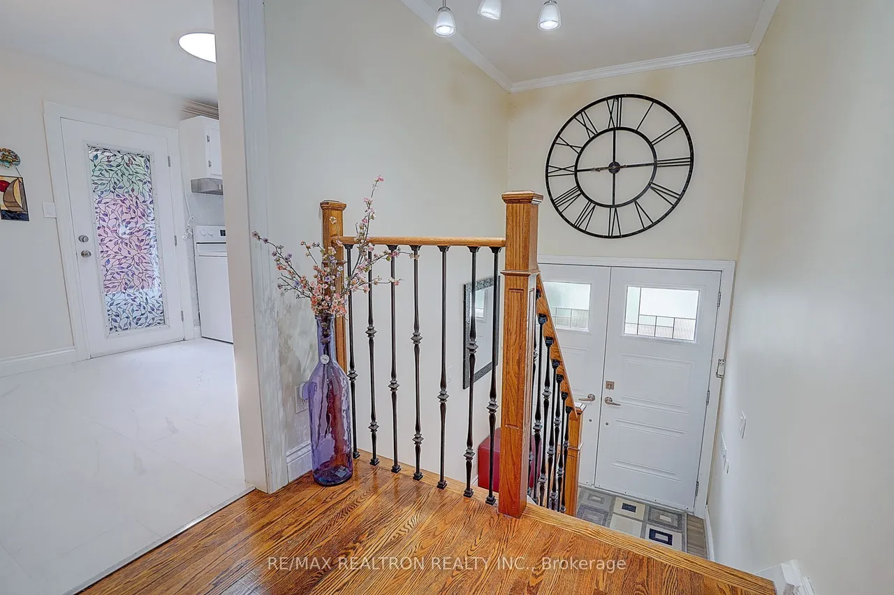 583 Pinewood Street — photo 3