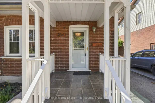 256 Grooms Avenue — photo 2