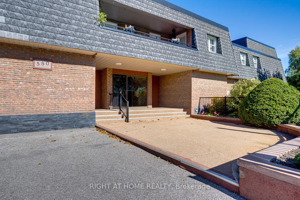 580 Mary Street E, Unit 207 — photo 29