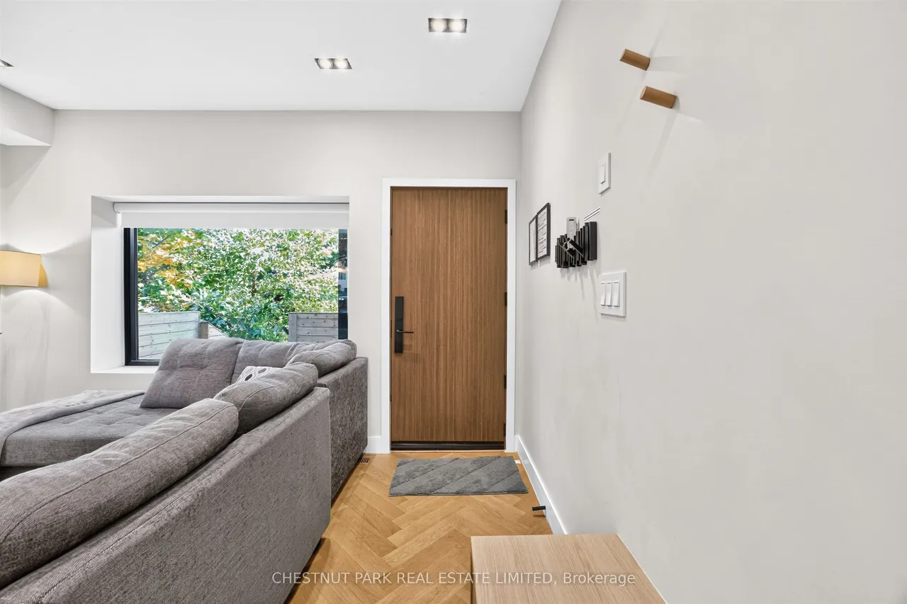 26 Caroline Avenue — photo 3