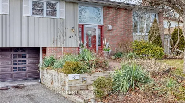 204 Mason Drive, Unit Upper — photo 2