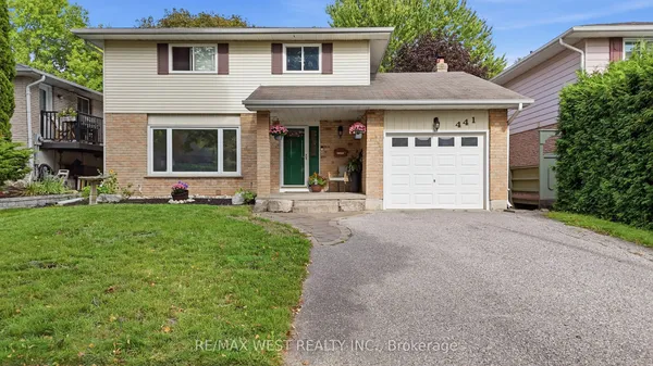441 Paddington Crescent — photo 2