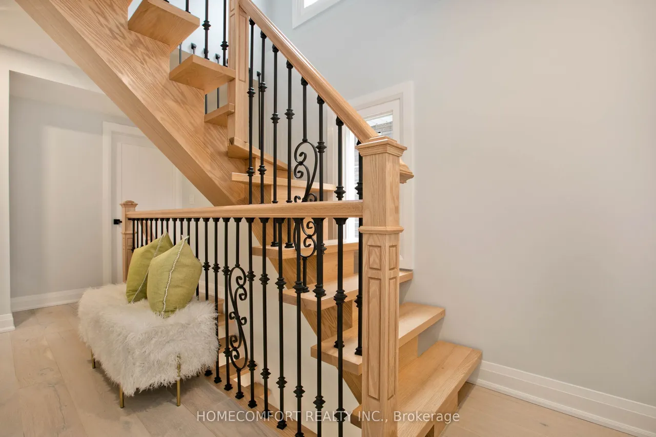 18 Connaught Avenue — photo 2