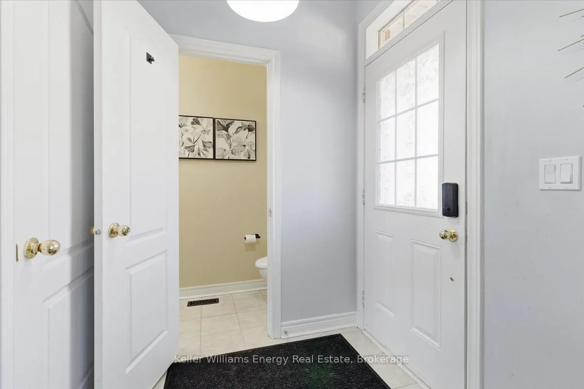 2464 Earl Grey Avenue — photo 2