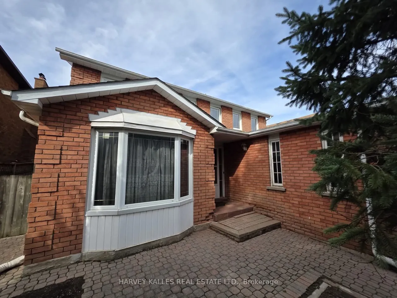 1627 Rayleen Crescent — photo 3