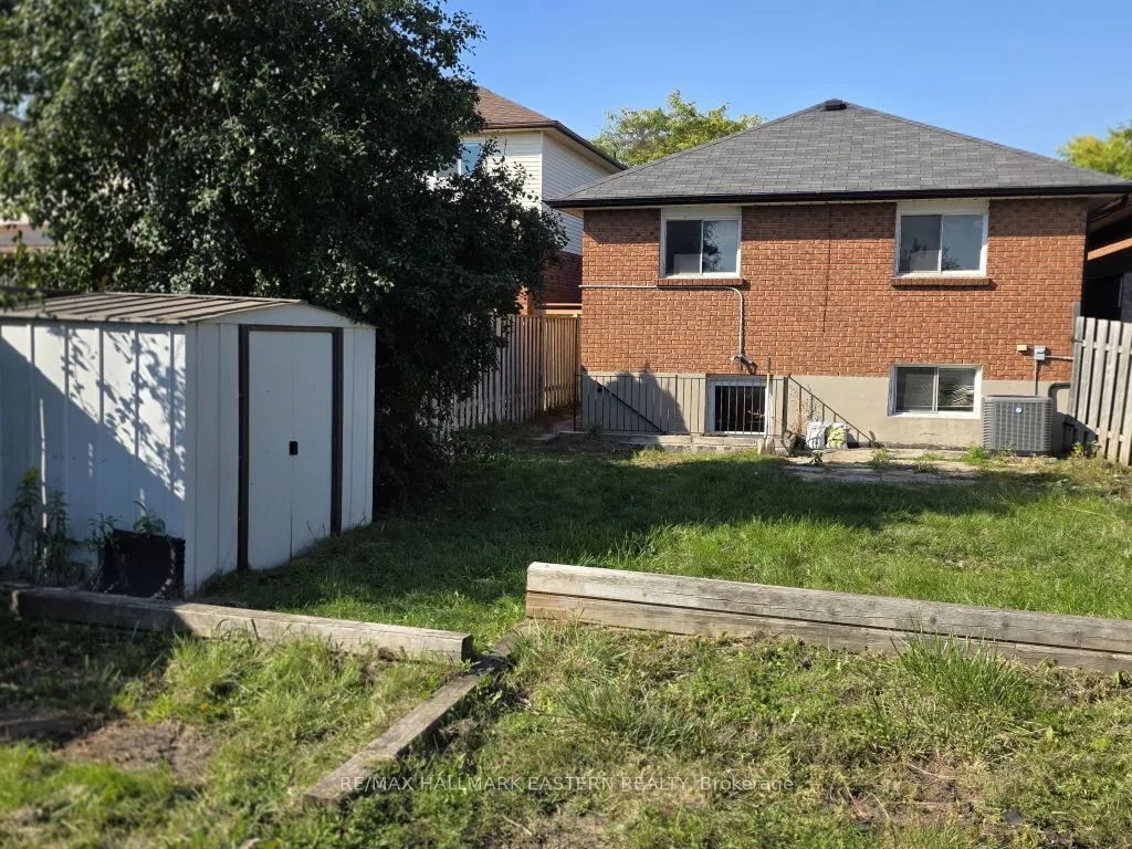 7 Turnberry Crescent — photo 2