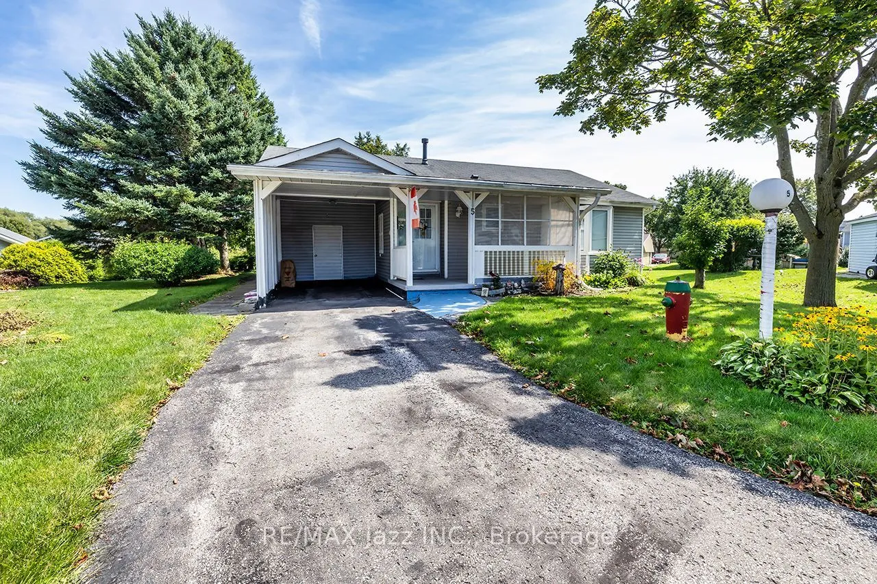 5 King Court — photo 2