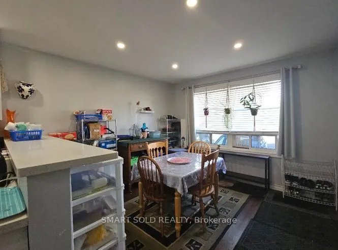 711 Dunlop Street W — photo 3