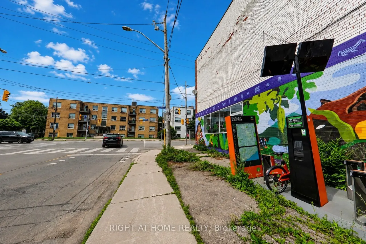 2889 St Clair Avenue E, Unit C — photo 3