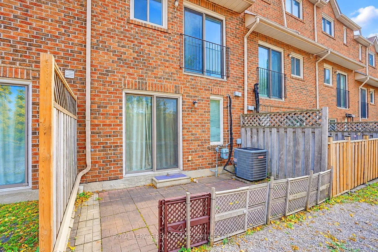 10 Reidmount Avenue, Unit 10 — photo 40