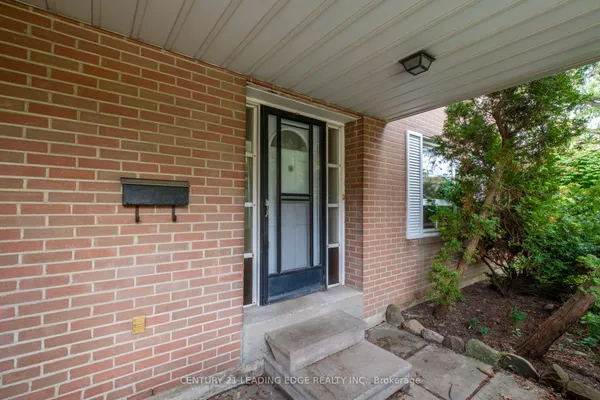 18 Kentish Crescent — photo 2