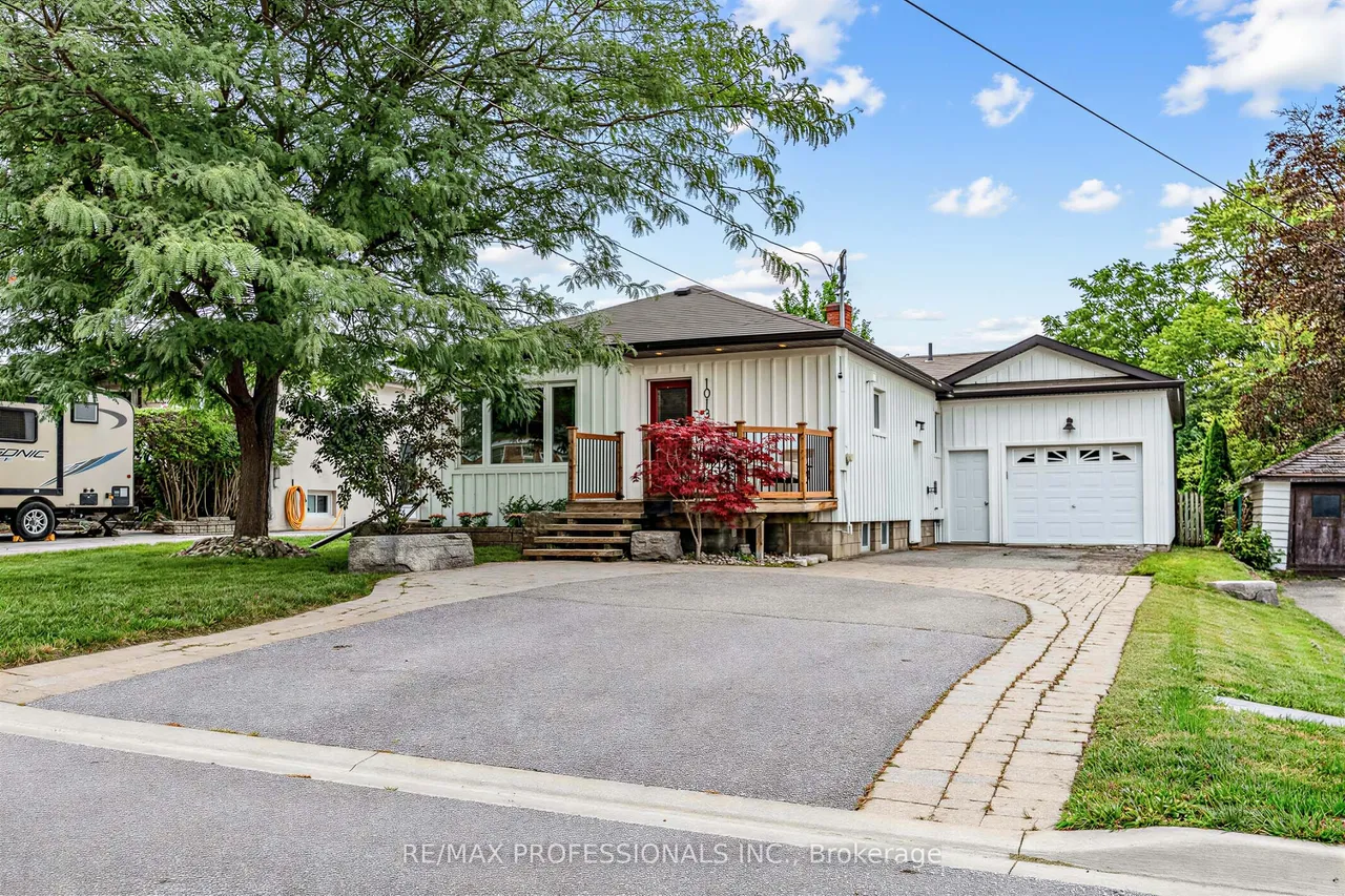 1013 Centre Street S — photo 3